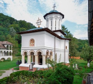 Mănăstirea Surpatele
